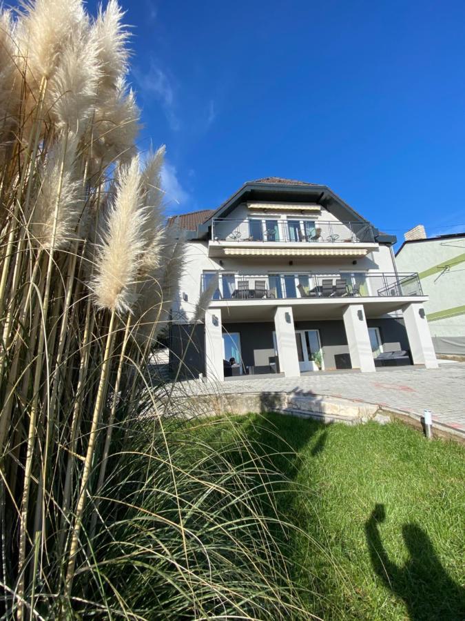 Balkon Apartmanhaz Panzio Balatonfüred Екстериор снимка