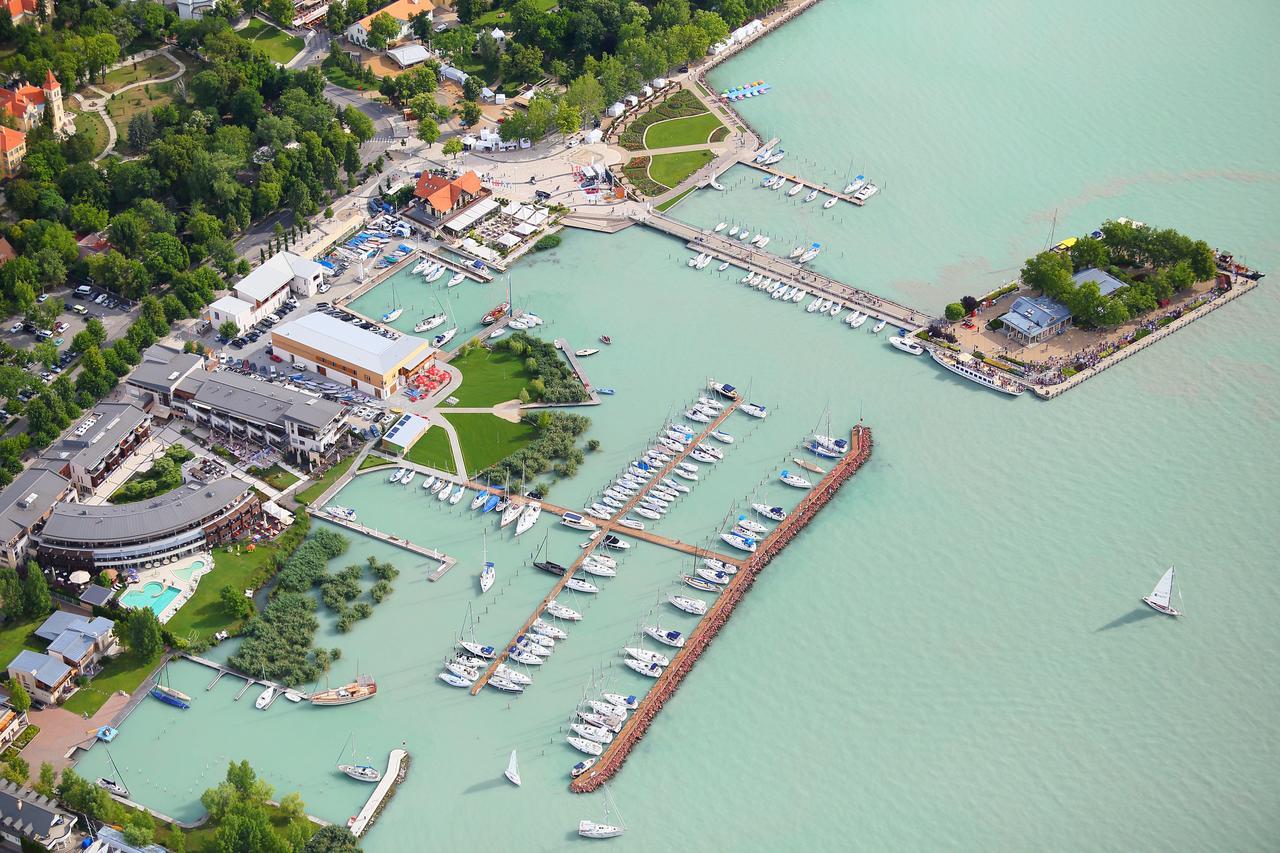 Balkon Apartmanhaz Panzio Balatonfüred Екстериор снимка